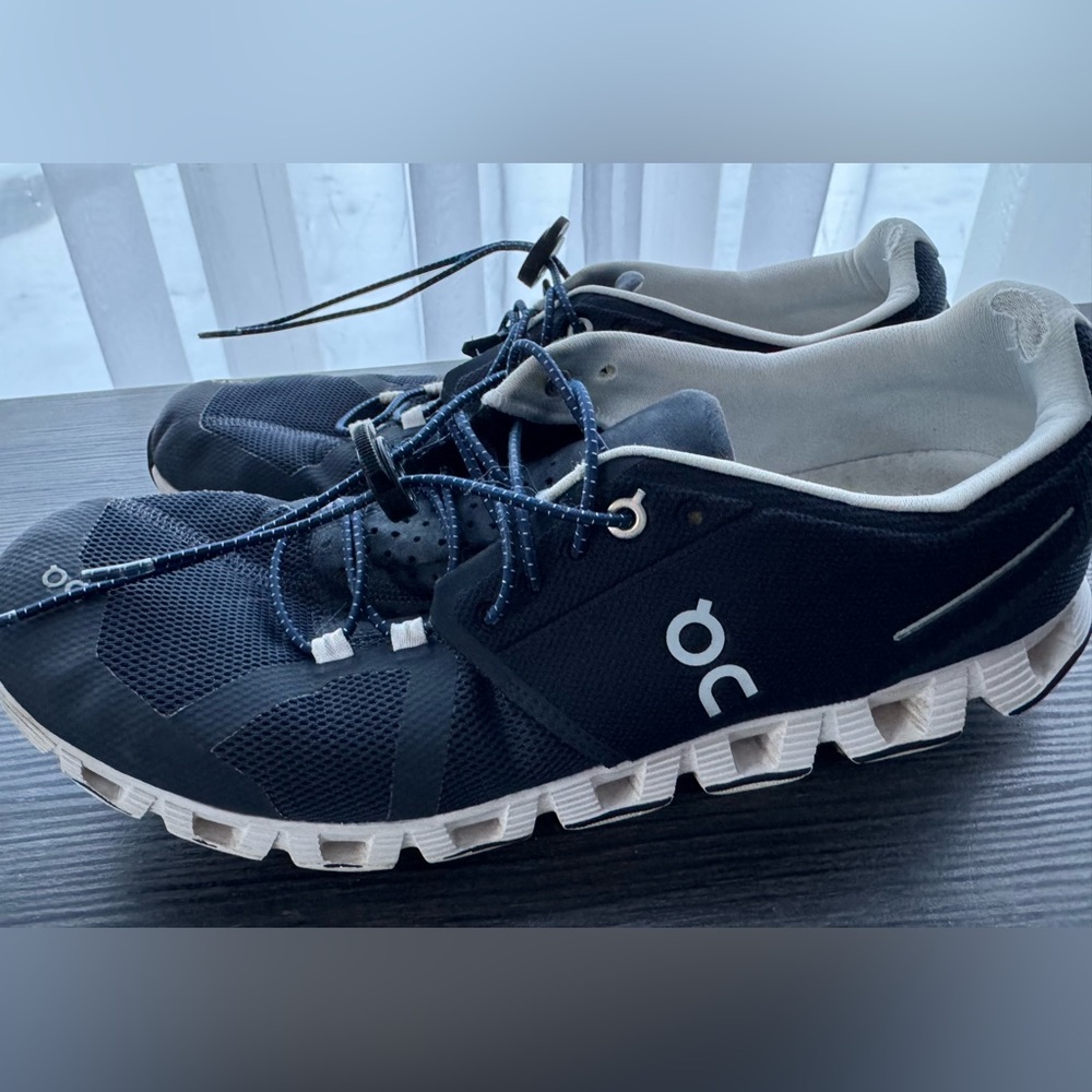 On Cloud 5 Running Shoes Mens Size 10,5 Navy Blue White Athletic Gym Sneakers - Picture 3 of 9